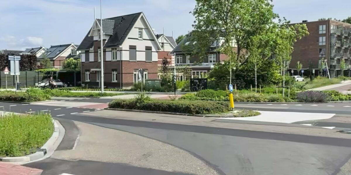 VVD Voorschoten wil extra aandacht voor verkeersveiligheid Leidseweg