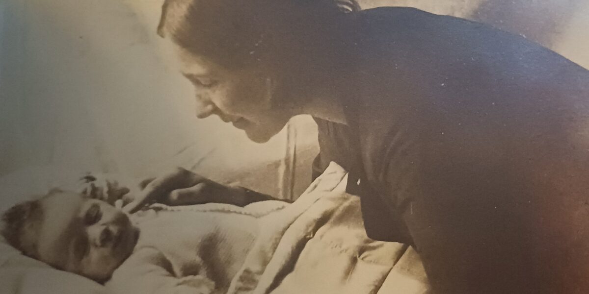 Verrassing bij opening van de kapel van Oud-Poelgeest: ‘Mijn vader is hier geboren’