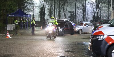 Grote verkeerscontrole op Haagse Schouwweg Leiden.
