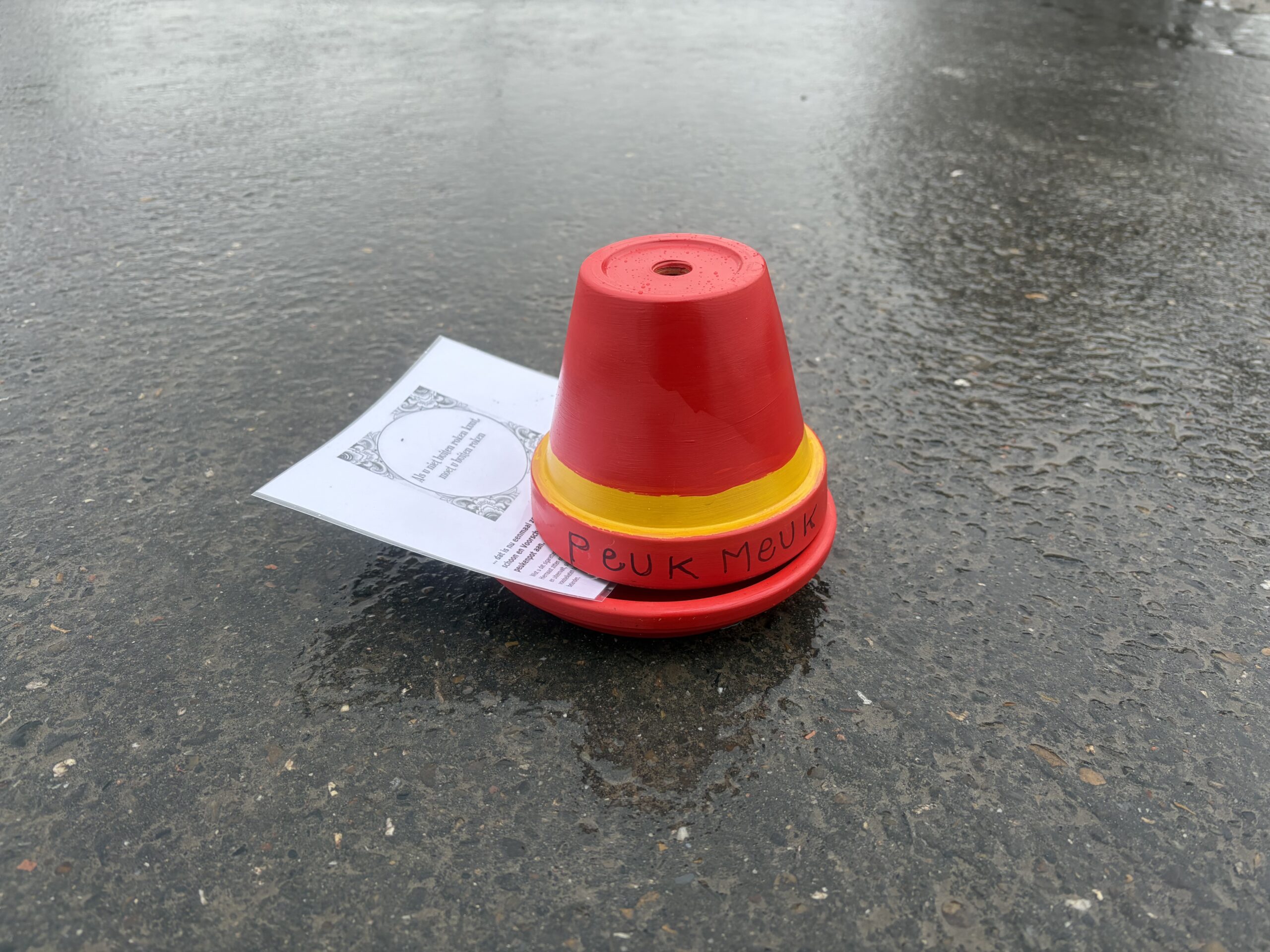 Peukenpotten in Voorschoten tegen sigarettenafval