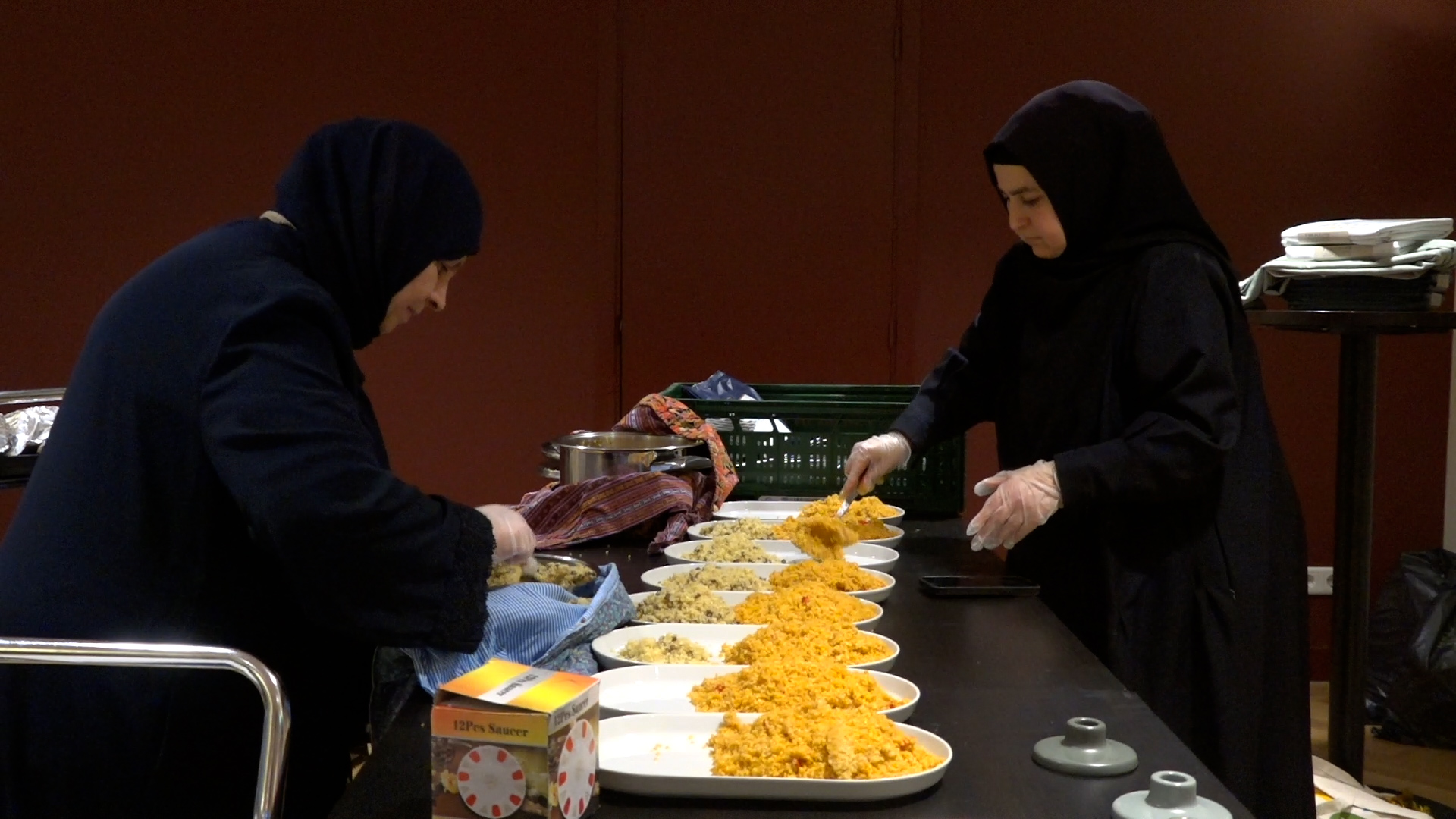 Achter de schermen werd het eten gemaakt.