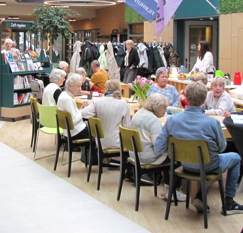 Wachtend tot de workshops beginnen. (Foto: Paul Aalbers)