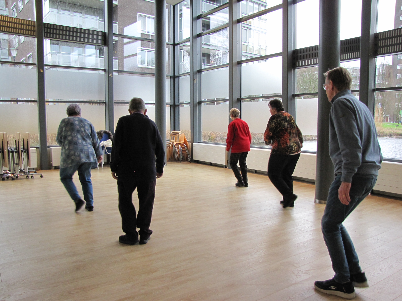 Deelnemers aan de dansworkshop. (Foto: Paul Aalbers)