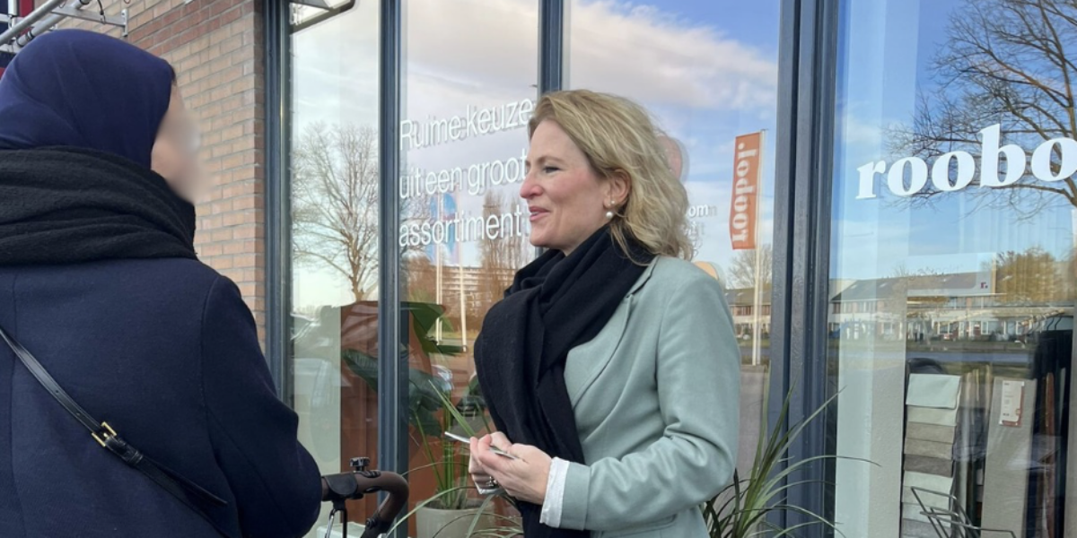 D66 Leiderdorp in gesprek met inwoners over wonen en parkeren op de Baanderij