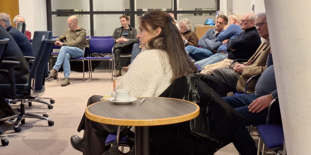 Plan oud KPN-centrale: renoveer en bouw bij