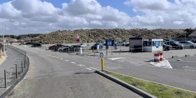 Parkeerterrein bij de Wassenaarse Slag. (Foto: Apple Maps)
