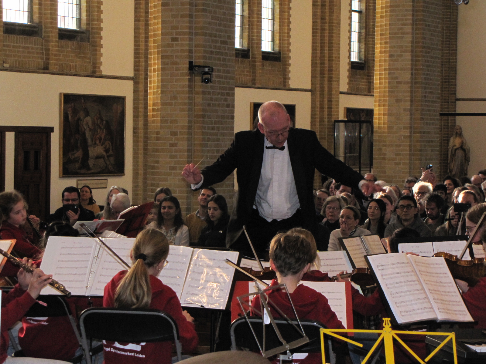 Mark Tempelaars voor het Kinderorkest. (Foto: Paul Aalbers)
