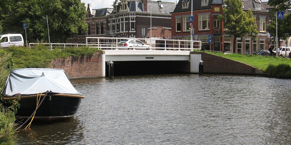 Koepoortsbrug in Leiden weer open voor verkeer