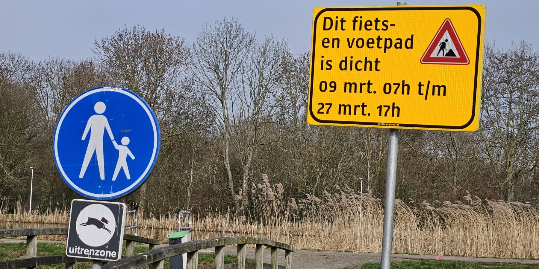 Het bord dat de werkzaamheden aan de dwarswatering aankondigt.