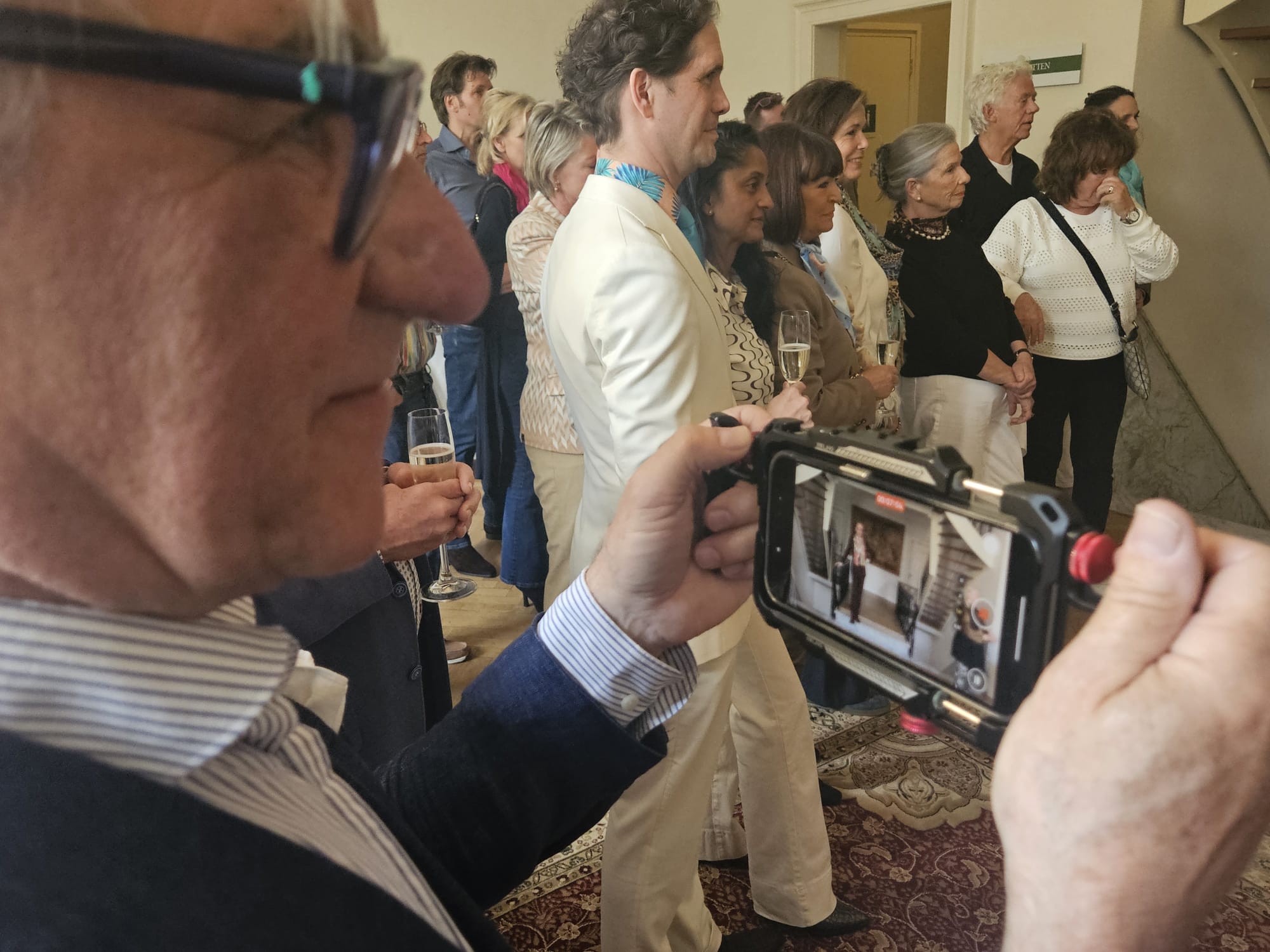 Meneer van der Jagt legt alles vast (Foto: Peter van Delft)