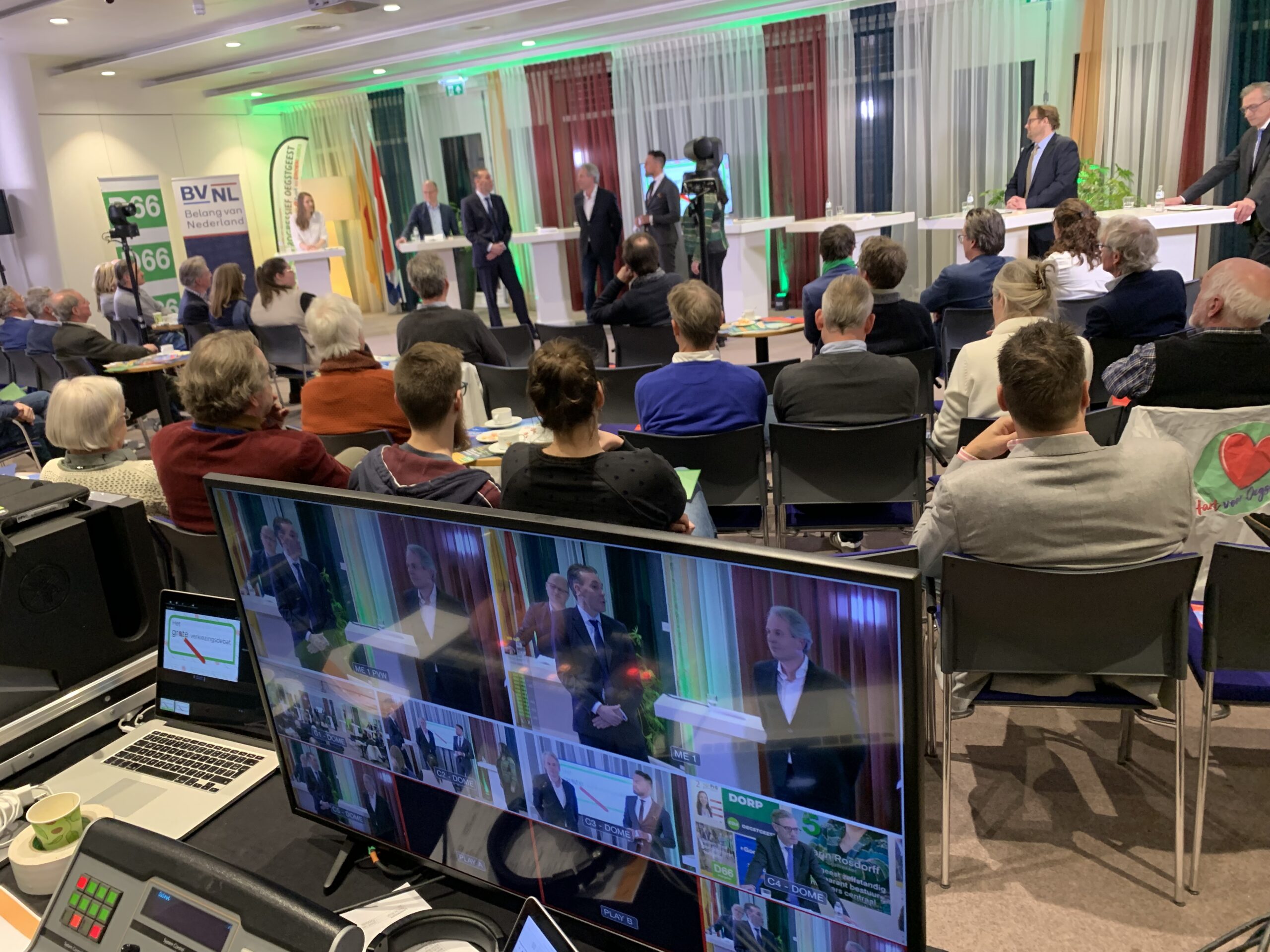 Het verkiezingsdebat in Oegstgeest in 2022. Raadzaal en techniek.