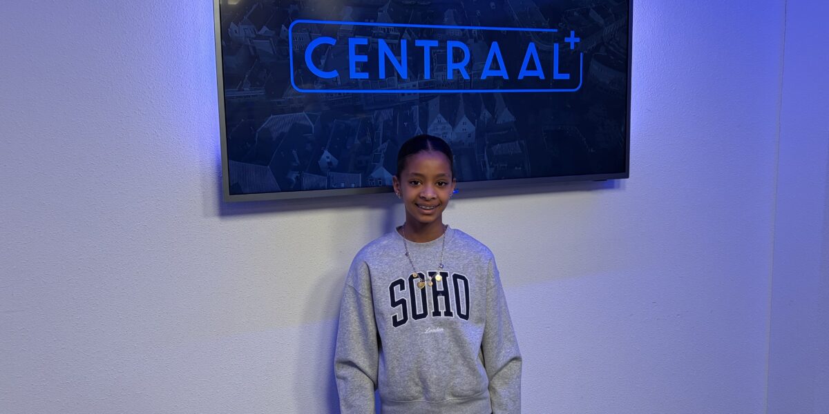 Naemi Tsegay uit Leiderdorp naar provinciale finale voorleeswedstrijd