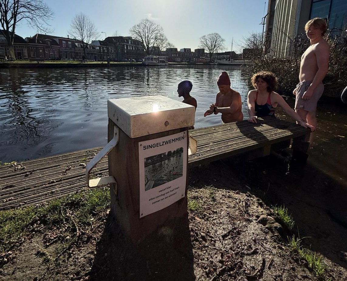Reclame voor het singelzwemmen.
