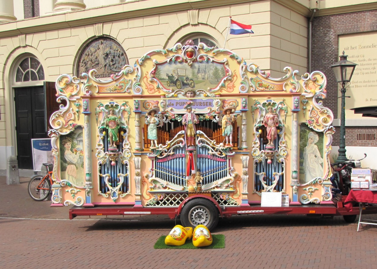 De Pijpenburger bij de Hartebrugkerk. (Foto: Paul Aalbers)