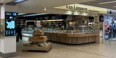 De winkel van Van Leeuwen in Winkelhof in Leiderdorp.