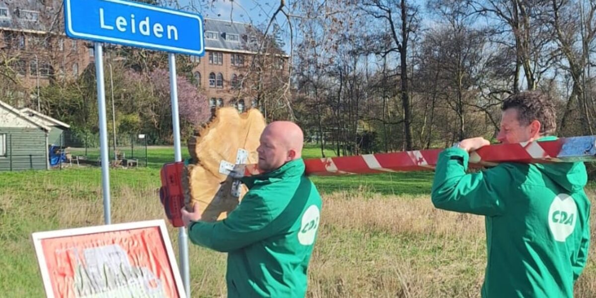 CDA Zoeterwoude zet verkiezingsbord SP Leiden uit: 'Terug naar eigen gemeente'