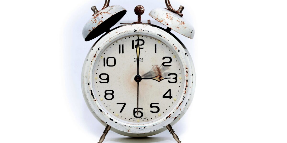 Vannacht gaat de zomertijd weer in: de klok gaat een uurtje vooruit