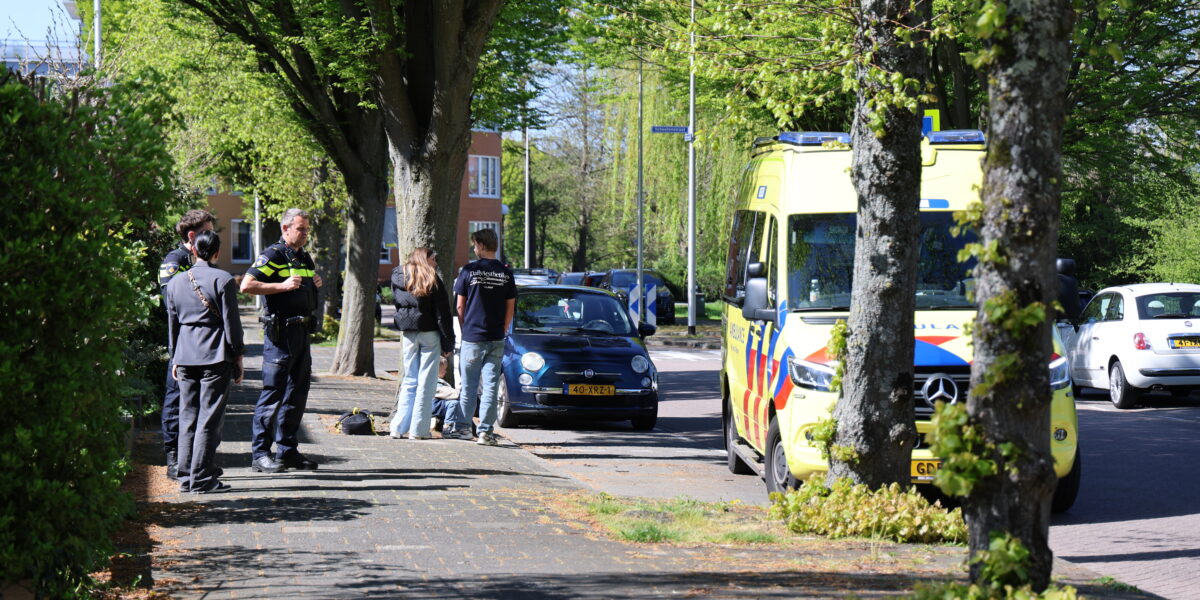 Kind na aanrijding meegenomen naar ziekenhuis