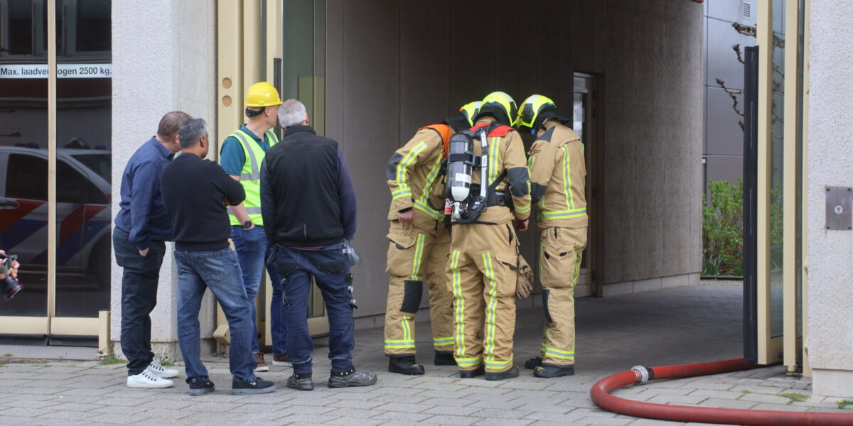 Brand bij bouwbedrijf in Wassenaar: zaagmachine vat vlam