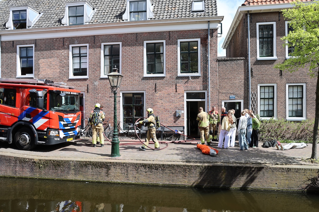 Brandweer houdt oefening in binnenstad van Leiden. (Foto: Regio15)