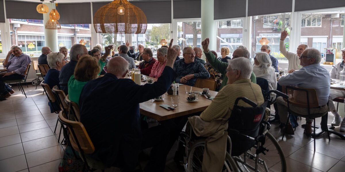 Jubilerende echtparen in het zonnetje gezet