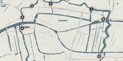 De kaart met Leidse stadspoorten aangegeven. Ze zijn nu digitaal te bezoeken.