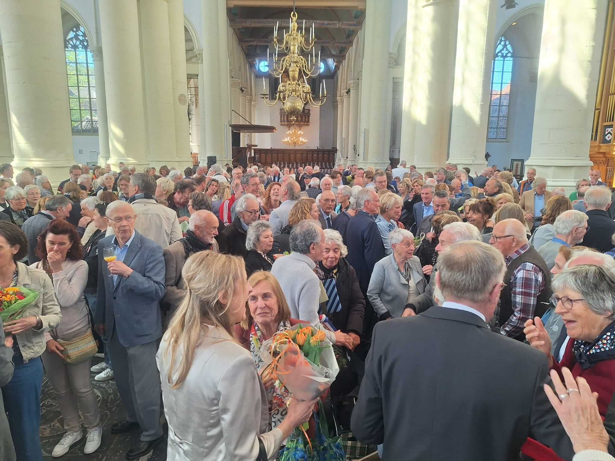 Het is druk in de Hooglandse Kerk.