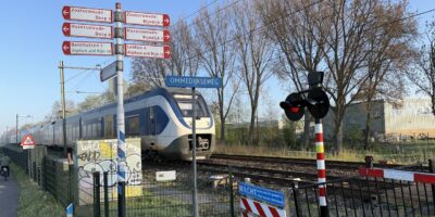 Reizen met de trein is soms duurder dan met de auto.