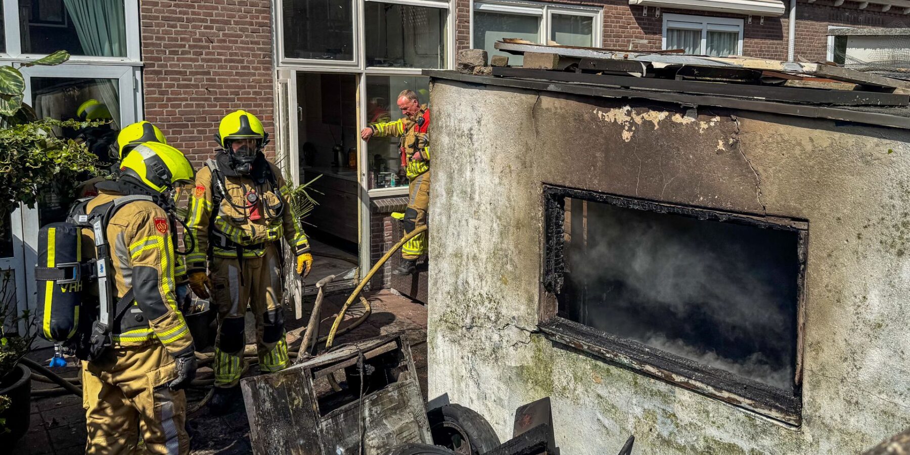 Brandweer rukt uit schuurbrand Van Speykstraat