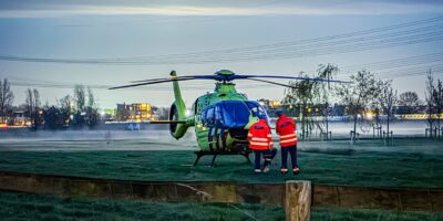 Traumahelikopter land in weiland Leiderdorp