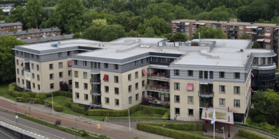Een foto van uit de lucht van Topaz Overrhyn langs de Willem de Zwijgerlaan