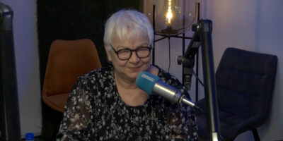 Inge Oosterhuis van VVD Oegstgeest in de studio van Centraal+