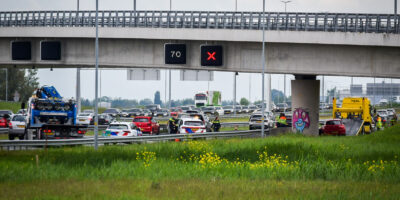 Ongeval met auto op de A4 richting Den Haag bij Corbulotunnel. Flinke file.