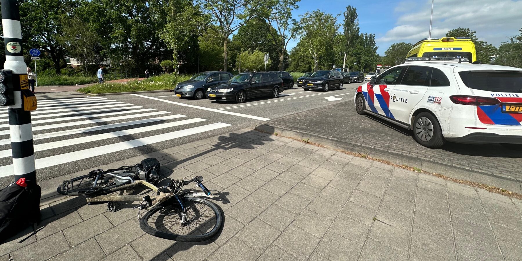 Fietser aangereden door auto op kruising Engelendaal en Persant Snoepweg