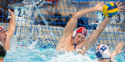 GZC Donk en De Zaan in actie tijdens de finale eredivisie waterpolo. Foto: Roel Ubels.