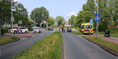 Geen gewonden bij botsing scootmobiel en personenauto in Leiderdorp