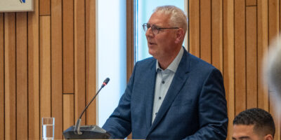 Wethouder Herman Romeijn neemt afscheid van de gemeenteraad van Leiderdorp