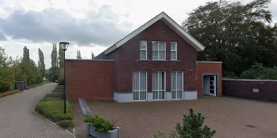 Het Bondsgebouw aan de Leidseweg in Voorschoten.