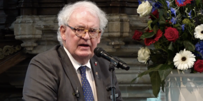 Rens Heruer in de Pieterskerk op 4 mei tijdens de herdenkingsdienst Dodenherdenking.