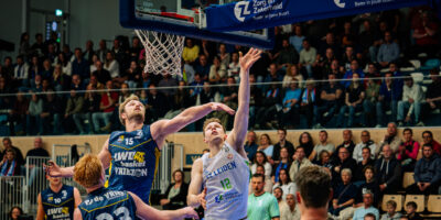 ZZ Leiden opent play-offs met ruime zege