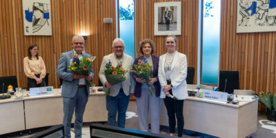 v.l.n.r. Daan Binnendijk (CDA), Freddy Blommers (D66), Gebke van Gaal (PRO) en burgemeester Tjarda Struik.| Foto: Marc Wonnink