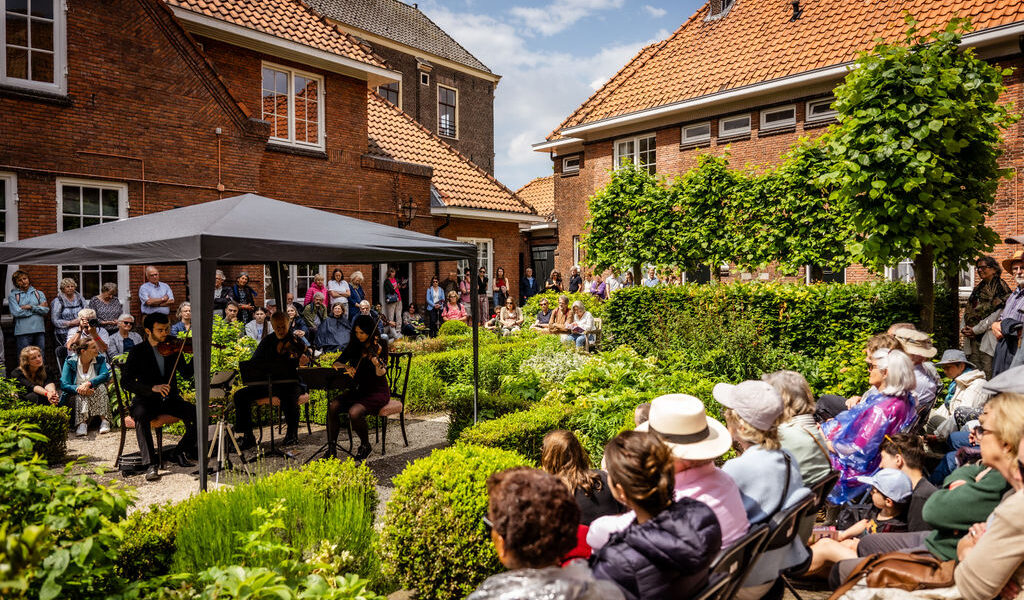 Leidse hofjes openen hun deuren tijdens Hofjes Festival