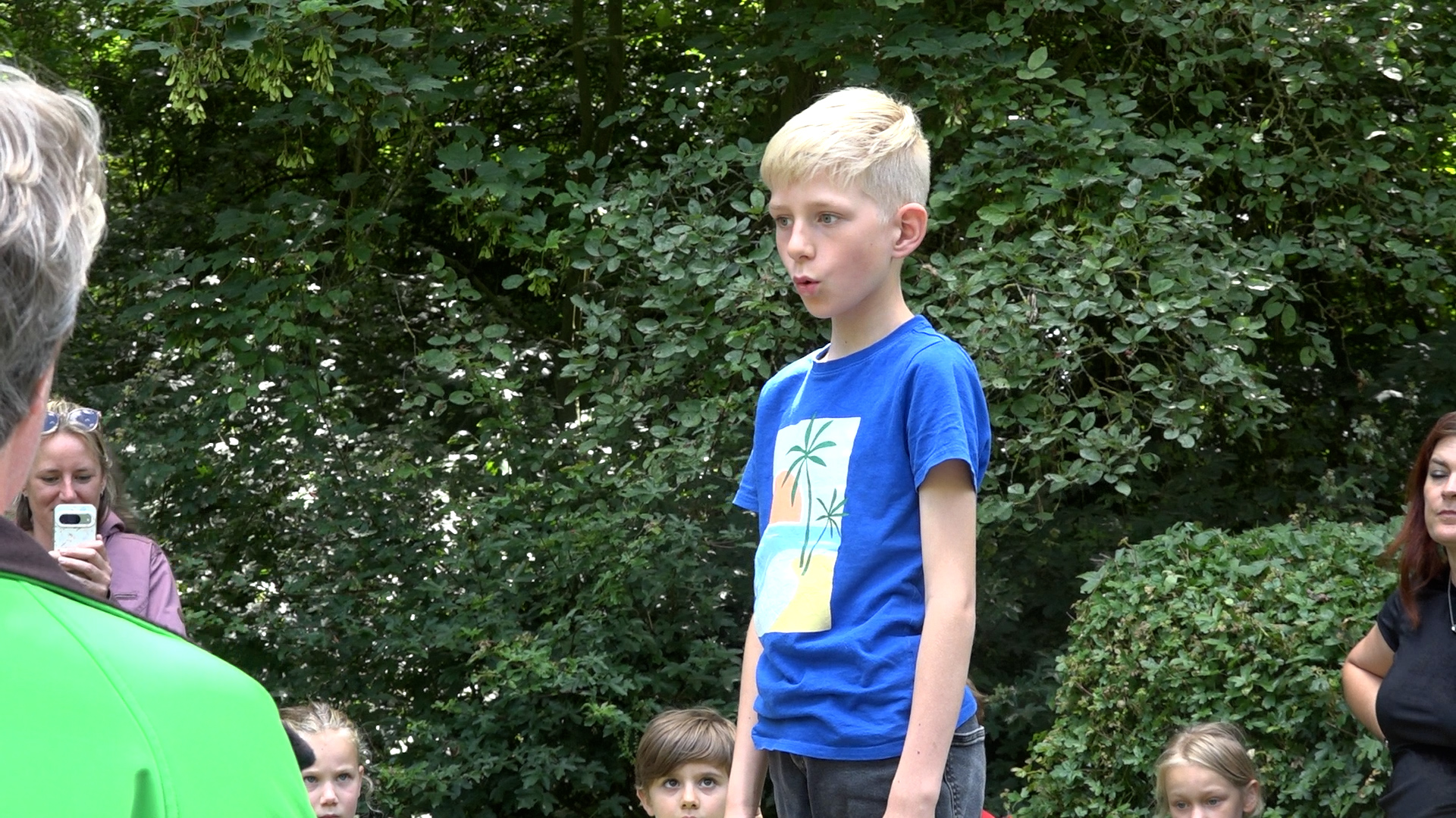 Een van de winnaars van de vogelfluitwedstrijd deed een koolmees na