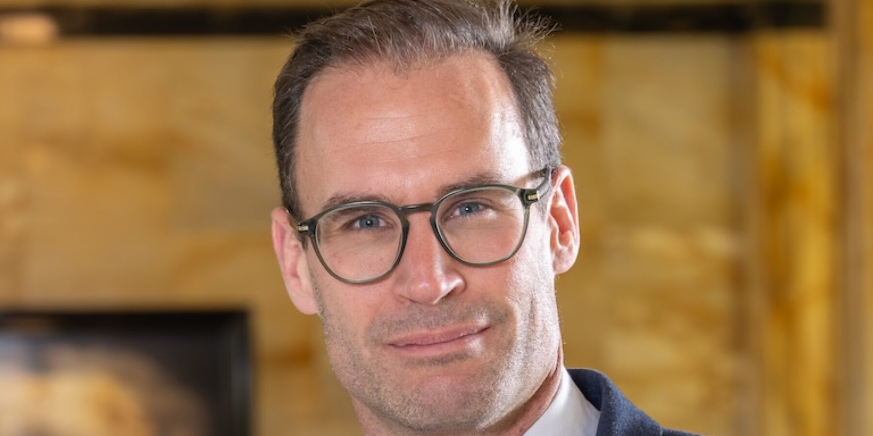 Portret van burgemeester Peter Heijkoop van Leiden.