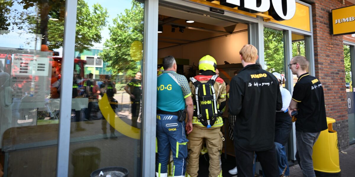 Supermarkt in Oegstgeest ontruimd.