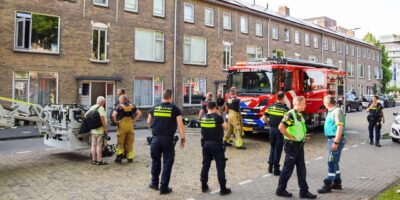 24 woningen ontruimd bij een brand aan de Lammenschansweg in leiden. Er was veel brandweer op de been en het incident trok veel bekijks.
