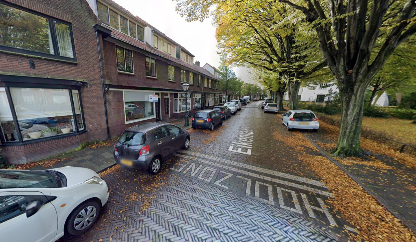 De Eikenlaan in de Kerkwijk Leiderdorp