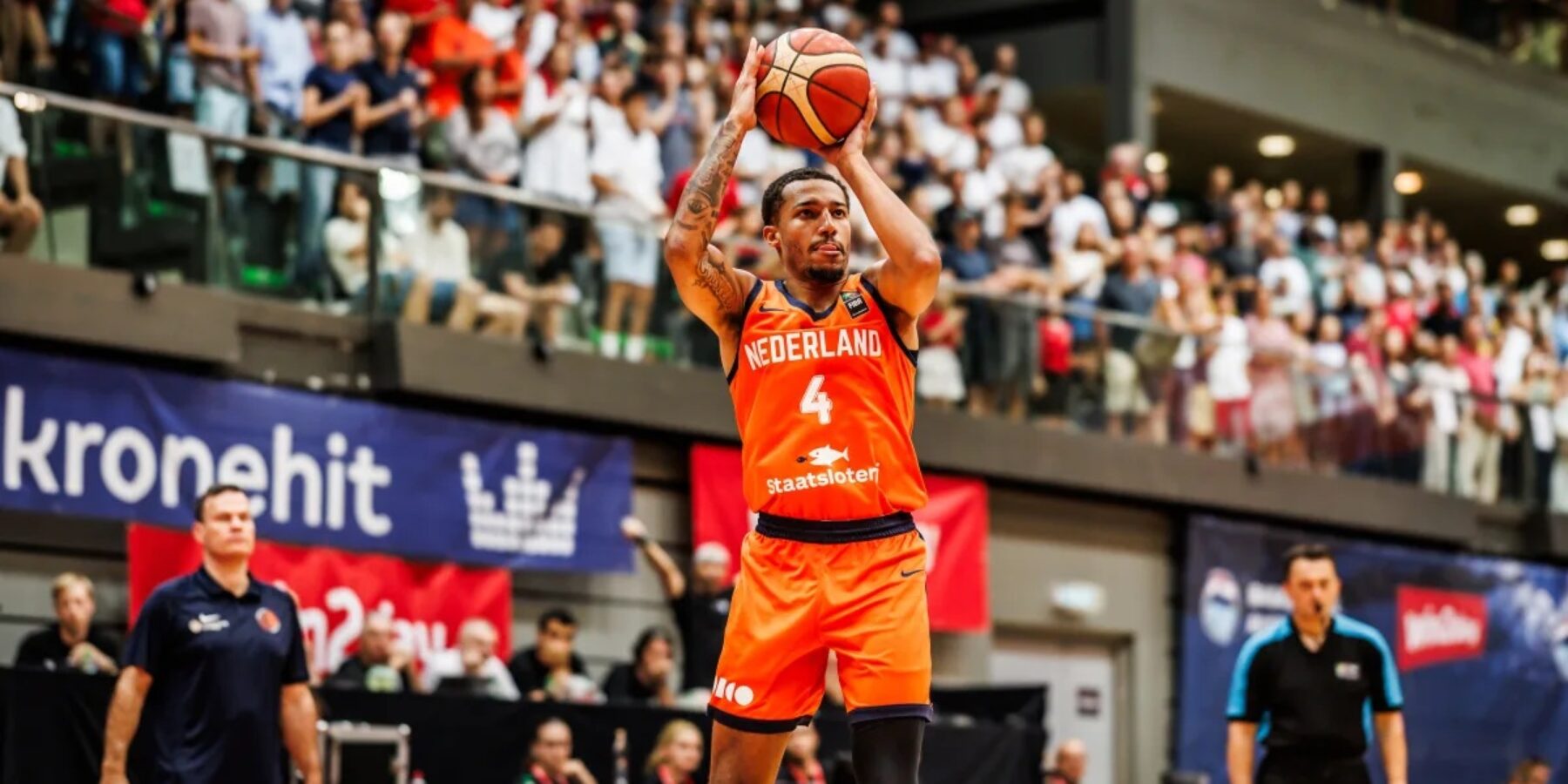 Basketballer Jamie Bergens in actie.