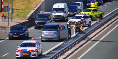 Geen gewonden wel flinke file na botsing Corbulotunnel N434