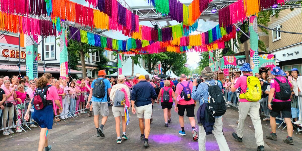 Karolien van Wijk op tweede Vierdaagsedag: 'Het is echt een stukje saamhorigheid’